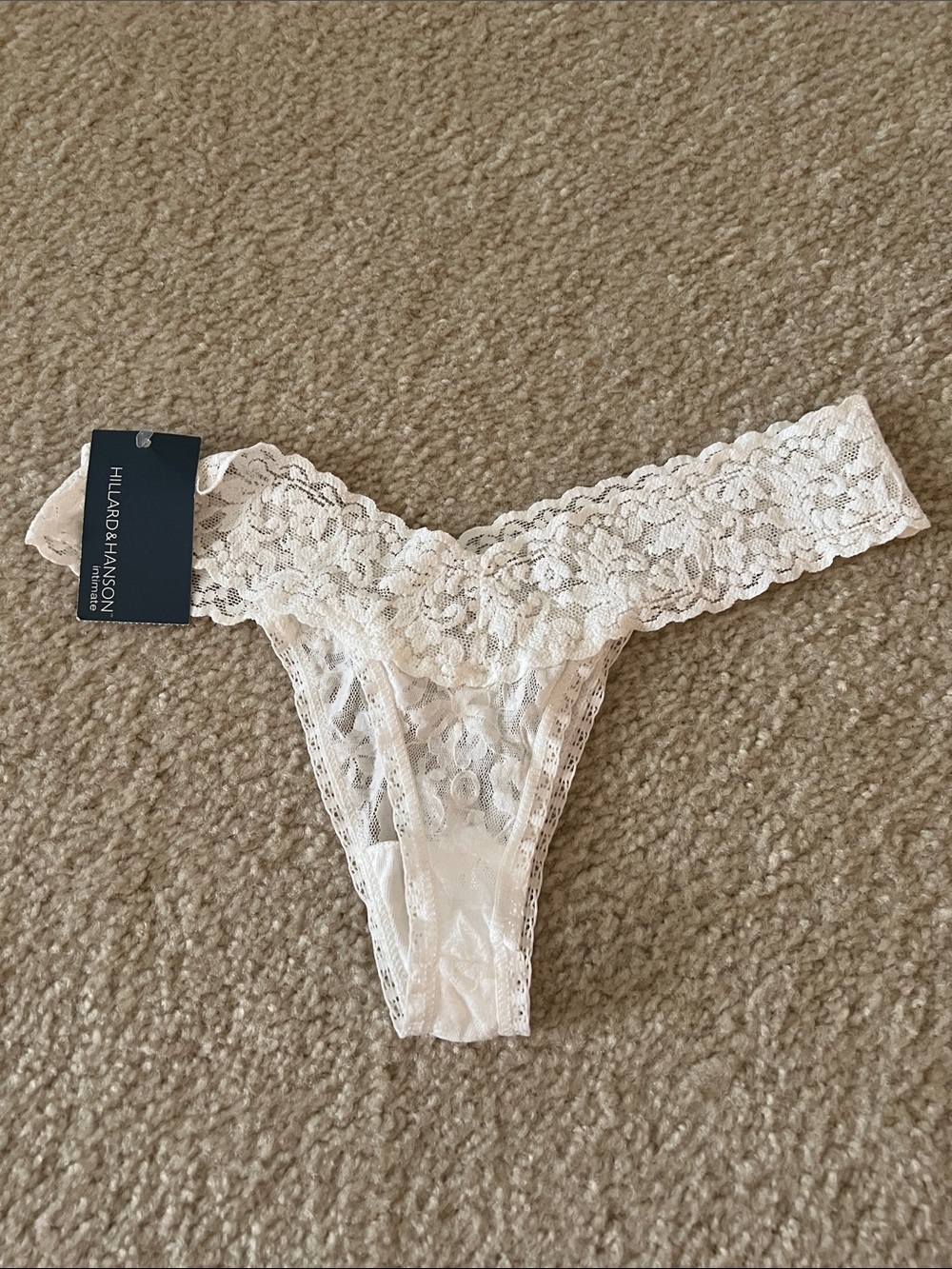 Hillard & Hanson Floral Lace Thong – white Size 6 medium
